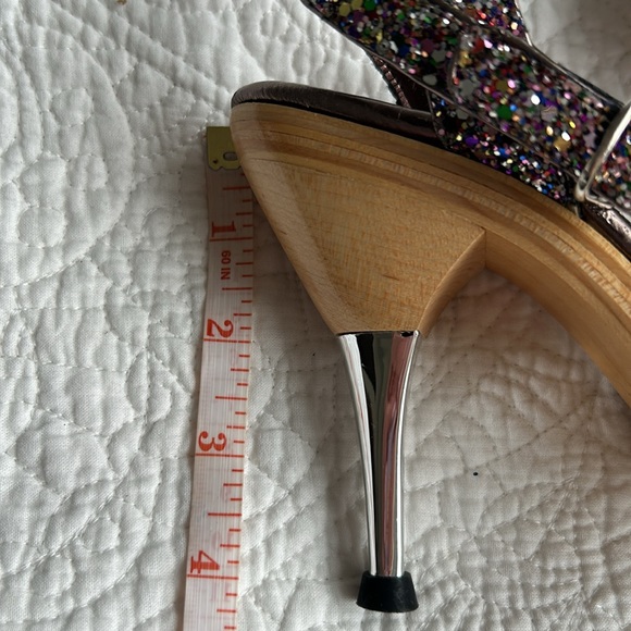 Gorgeous Betsy Johnson, sequin, scrappy heels, size 6 - Picture 10 of 11